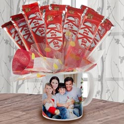 Exclusive Bouquet of Kitkat in Personalized Coffee Mug