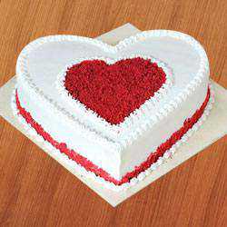 Delicious fresh Love Cake