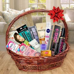Angelic Cosmetic Hamper for Gorgeous Girls