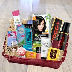 Classy Woman Grooming Gift Hamper