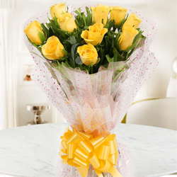 Vibrant Ready for Romance 10 Yellow Roses Bunch