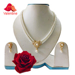 Gaudy Double Chain Pearl Set in a Royal Gesture