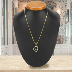 Splendor-of-Affection Heart of Gold Pendant with Chain