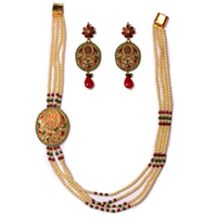Graceful Long Necklace Set in Pearl Design