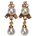 Classical Pearl Earrings