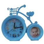2 Wheeler Winsome Picture Stand