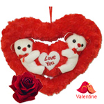 Smashing Couple Teddy in Heart with Warm Indulgence
