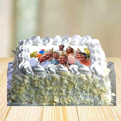 Enjoyable Square Shape Vanilla Flavor Photo Cake