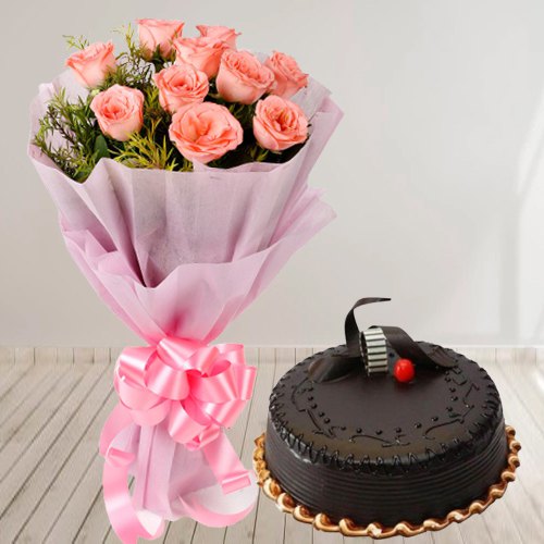 Delicious Chocolaty Truffle Cake with Roses Bouquet