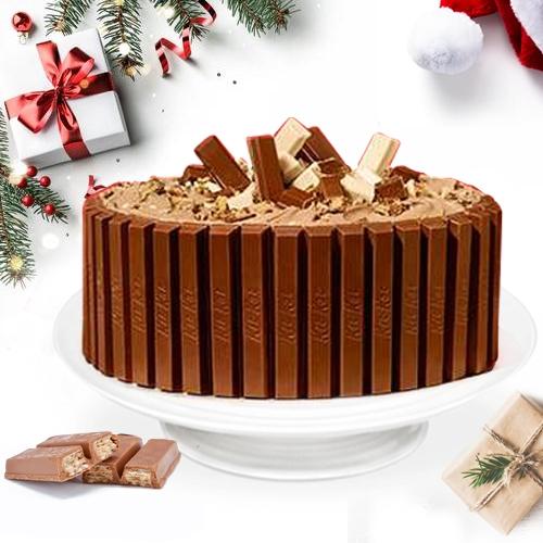 Mouth Watering KitKat Cake for Christmas