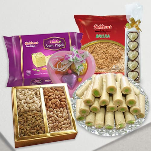 Haldirams Splendid to Snack Ensemble