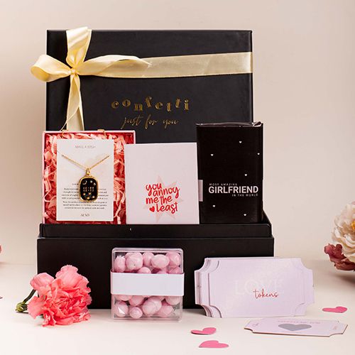 Amazing Girlfriend Gift Hamper