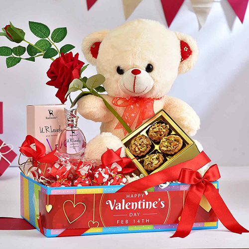 Romantic Delights Hamper