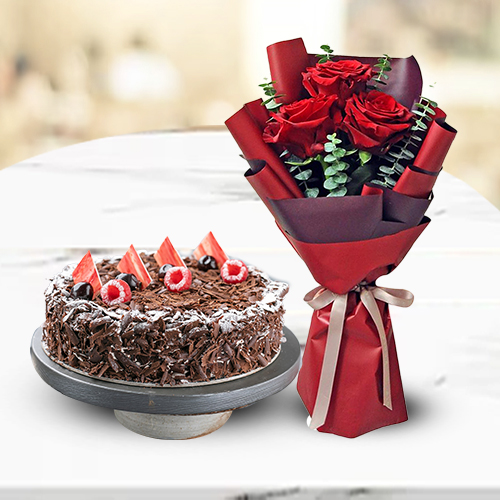 Red Roses Bunch with Black Forest Cake