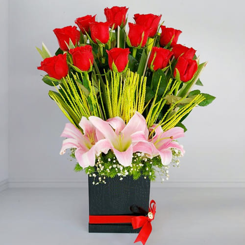 Premium Red Roses n Pink Lilies Gift Box