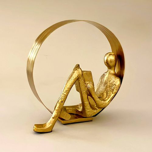 Reflective Readers Home Decor Showpiece