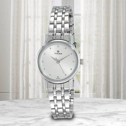 Wonderful Titan Karishma Revive Analog Womens Watch