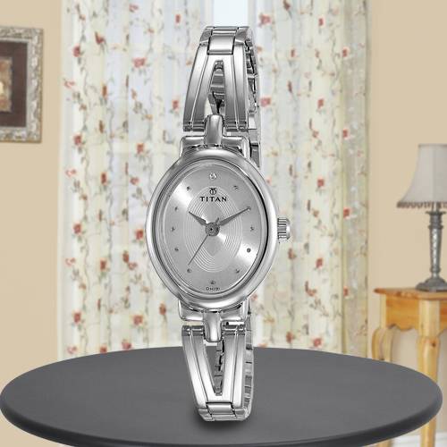 Marvelous Titan Karishma Revive Analog Womens Watch